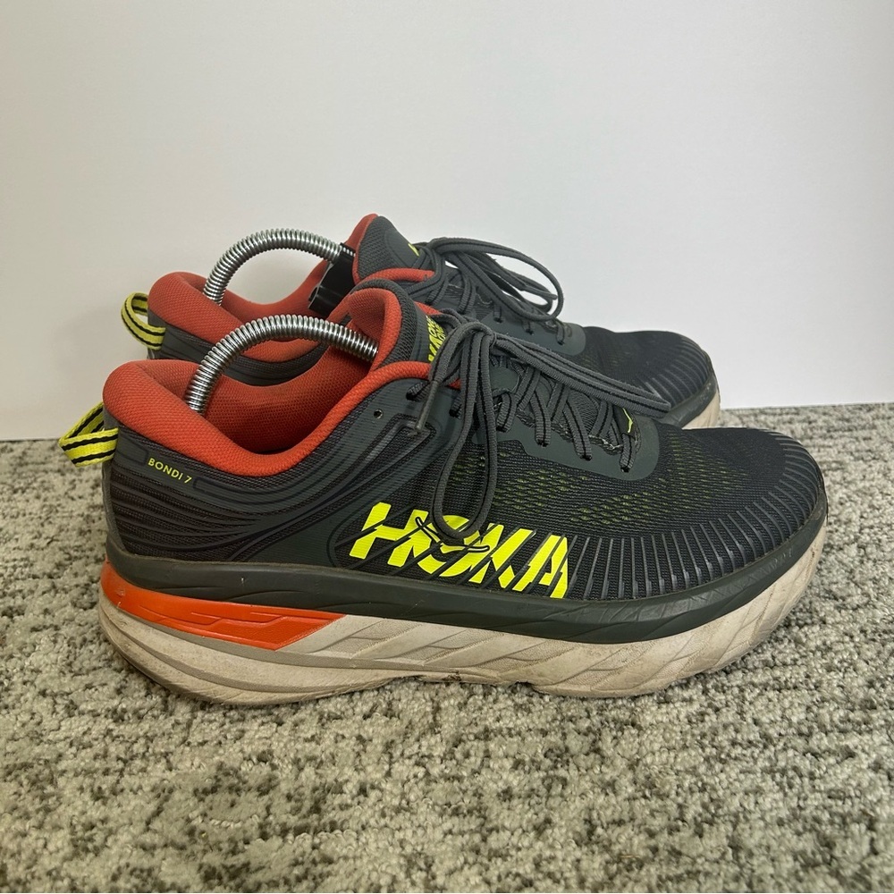 Hoka One One Bondi 7 Turbulence Chili Road-Running Sneakers Size 9.5